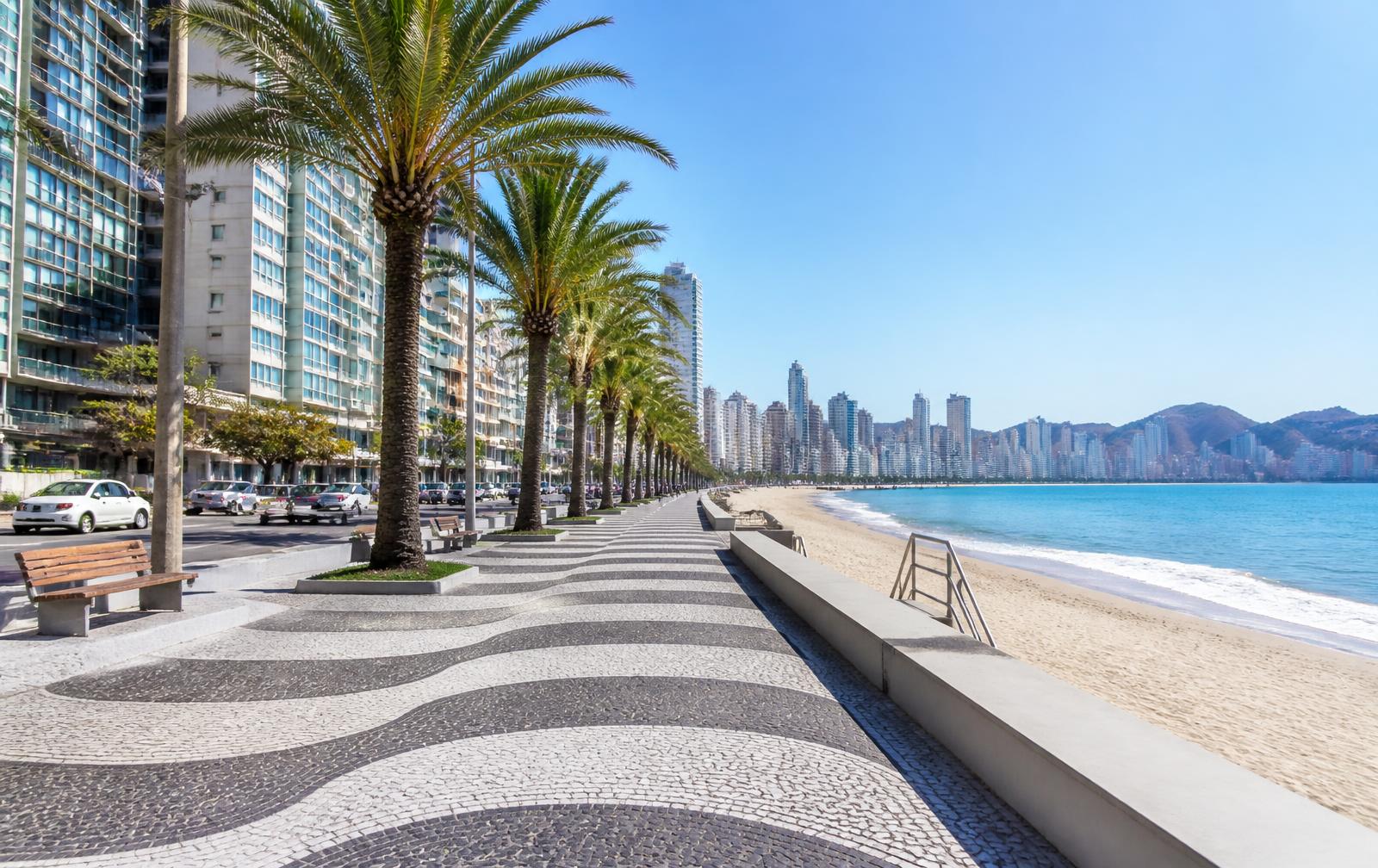 Orla da Praia Central de Balneário Camboriú
